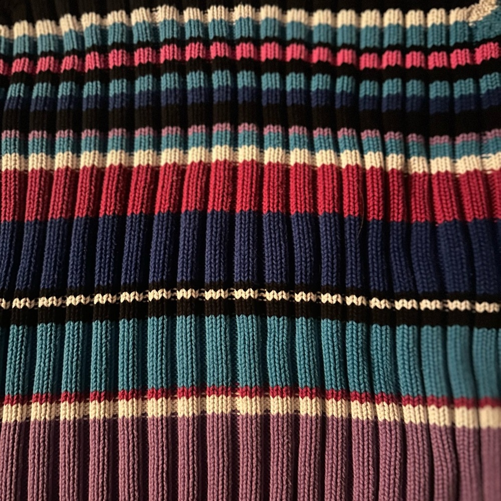 St. John’s Bay 100% Cotton Colorblock Turtleneck sweater - Picture 3 of 3